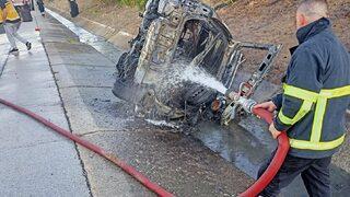 Kırklareli'nde bariyere çarpıp alev alan otomobildeki yabancı uyruklu 5 kişi yaralandı