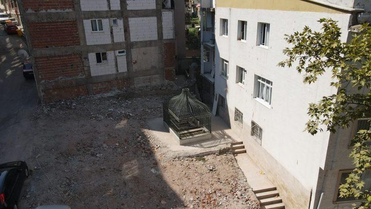 Bursa'da binalar arasında kalan Aşık Yunus Türbesi gün ışığına çıkarılıyor G2