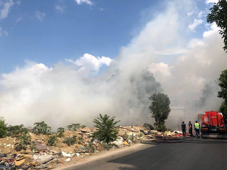 GÜNCELLEME - Bursa'da hurdalıkta çıkan yangın kontrol altına alındı G3