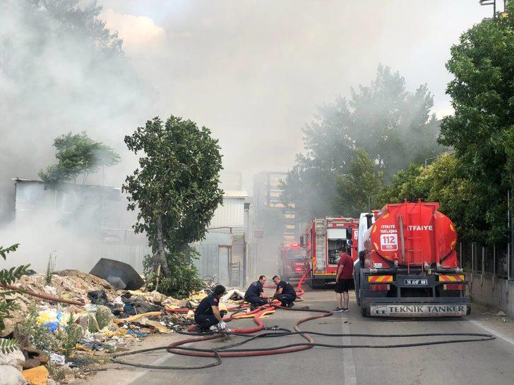 GÜNCELLEME - Bursa'da hurdalıkta çıkan yangın kontrol altına alındı G4