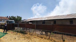 Elazığ'da ahırda çıkan yangında 30 ton saman yandı