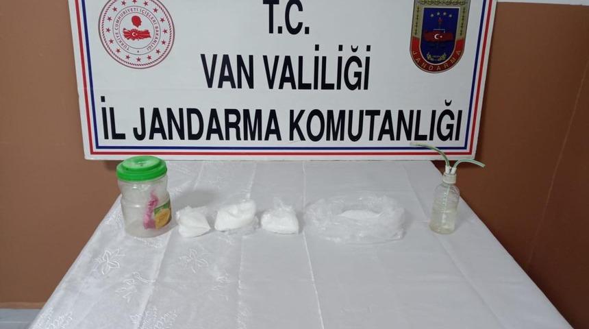 Van'da 1 kilo 24 gram sentetik uyuşturucu ele geçirildi