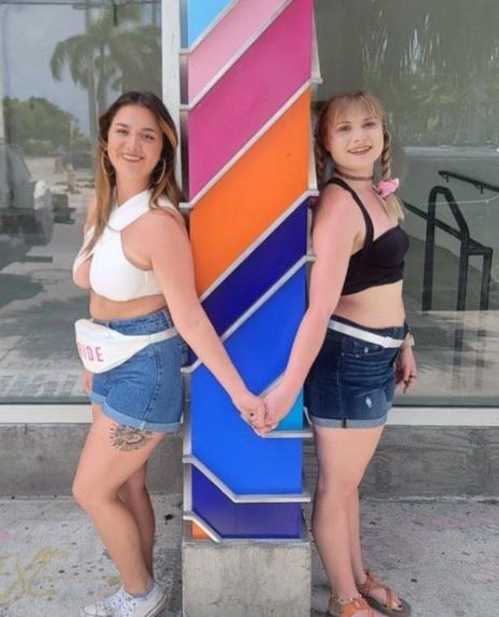 Çok eşli çift, kız arkadaşlarından düğünlerinde nedimeleri olmasını istedi!  ''Üçümüz bir yatakta uyuyoruz'' G2