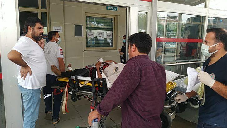 Adana'da kamyonetle çarpışan otomobildeki 1 kişi öldü, 3 kişi yaralandı G2