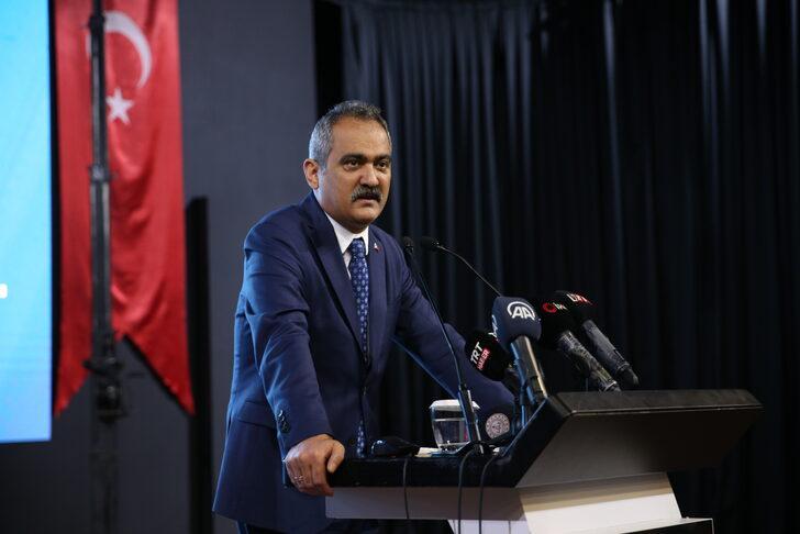 Milli Eğitim Bakanı Özer, Sakarya'da öğretmenlerle buluştu: G3