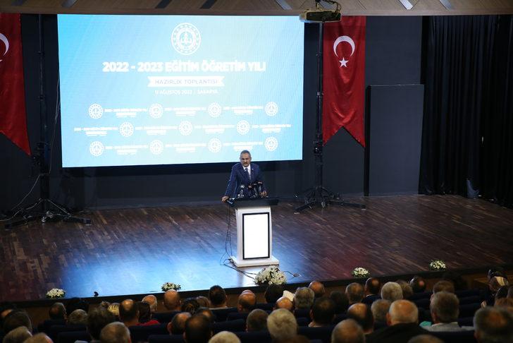 Milli Eğitim Bakanı Özer, Sakarya'da öğretmenlerle buluştu: G4