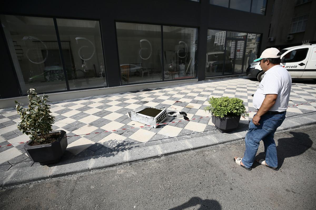 Adana'da klima montajı yapan iş&ccedil;i 5. kattan d&uuml;şerek yaralandı