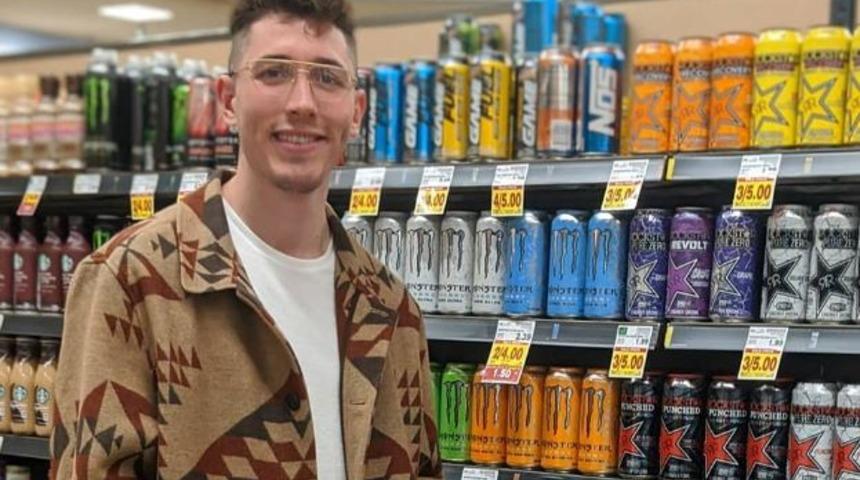 ''Eğer onunla anlaşamazsanız sizinle işim olmaz'' demişti! O 'özel' arkadaşı görenleri şoke etti!