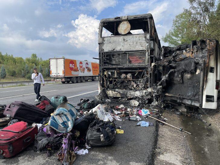 Sakarya'da seyir halindeki otobüste çıkan yangın söndürüldü G5