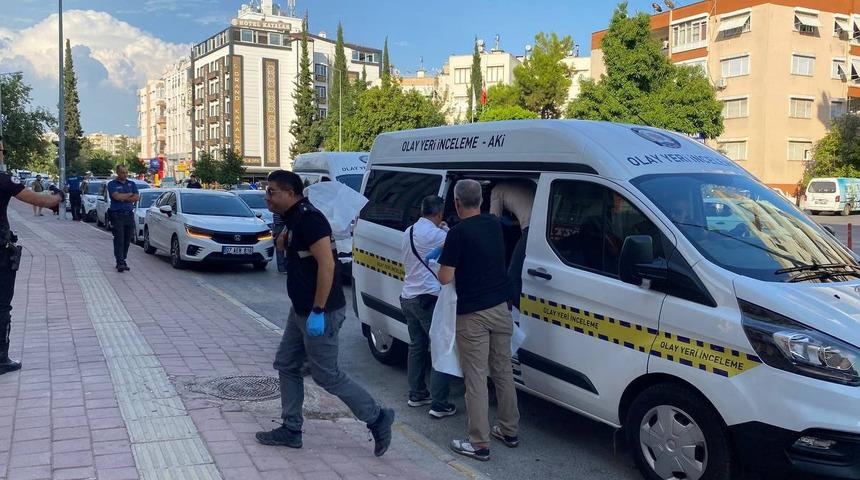 İhbara giden g&uuml;venlik g&uuml;&ccedil;lerine saldırı! 2 polis yaralandı