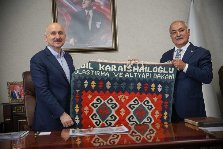 Bakan Karaismailoğlu, Osmaniye'de hızlı tren projesinin tünel yapım çalışmasını inceledi: G5