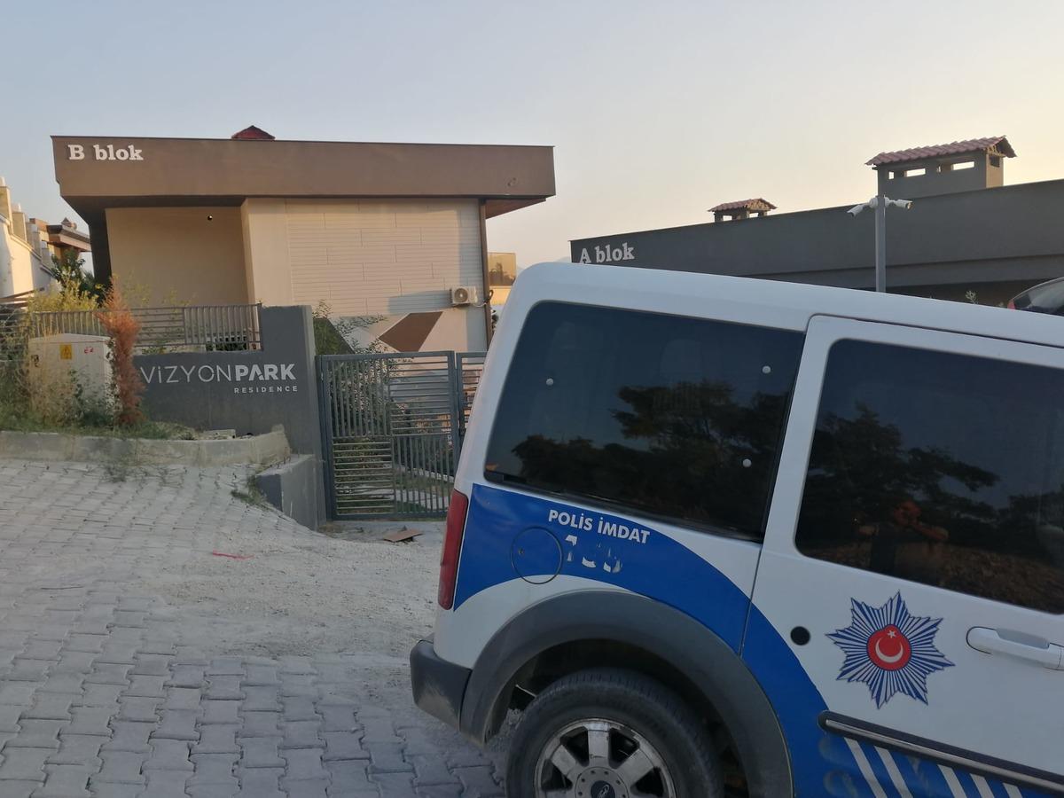 Kuşadası Belediyesi İnsan Kaynakları ve Eğitim M&uuml;d&uuml;r&uuml;, komşu kavgasında yaşamını yitirdi