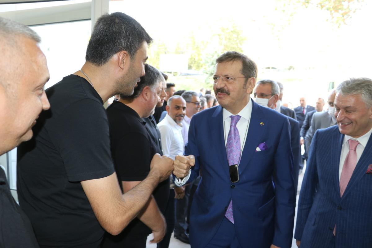 TOBB Başkanı Hisarcıklıoğlu, "Tekirdağ'ın Parlayan Yıldızları Vergi &Ouml;d&uuml;l T&ouml;reni"ne katıldı:
