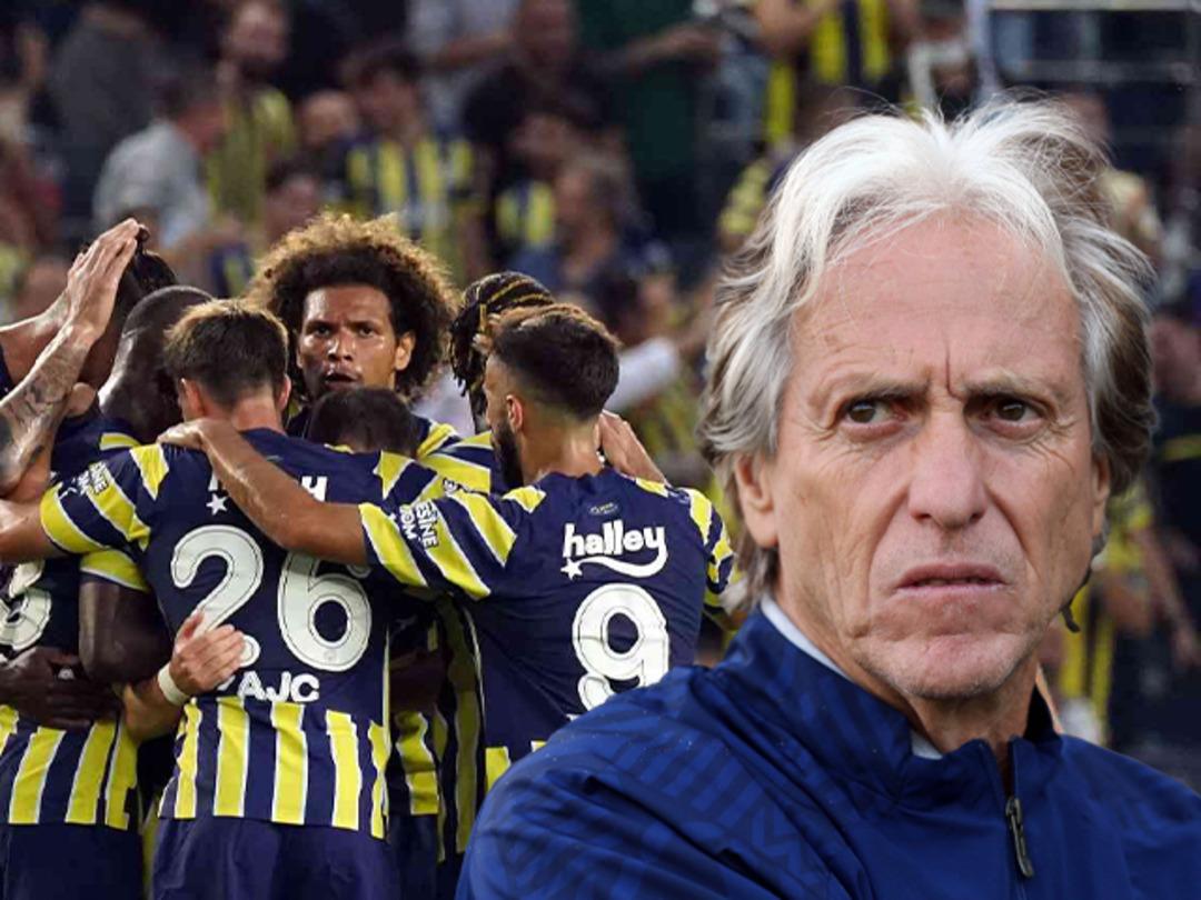"Kargo u&ccedil;ağıyla g&ouml;nderin!" Slovacko - Fenerbah&ccedil;e ma&ccedil;ı sonrasında yıldız futbolcuya sert eleştiri!