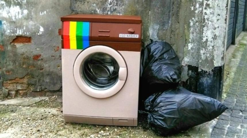 Instagram'ın yeni logo değişikliği uygulamanın kullanıcıları arasında infial yarattı