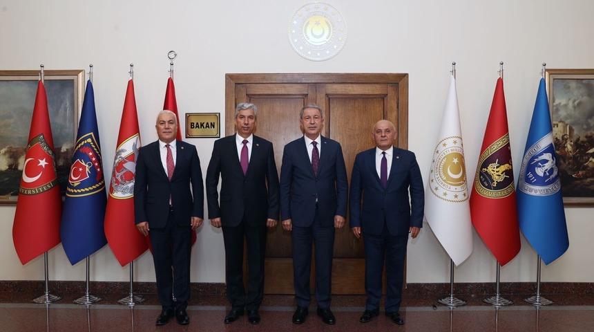 Emekli Astsubaylar Derneğinden Milli Savunma Bakanı Akar'a ziyaret