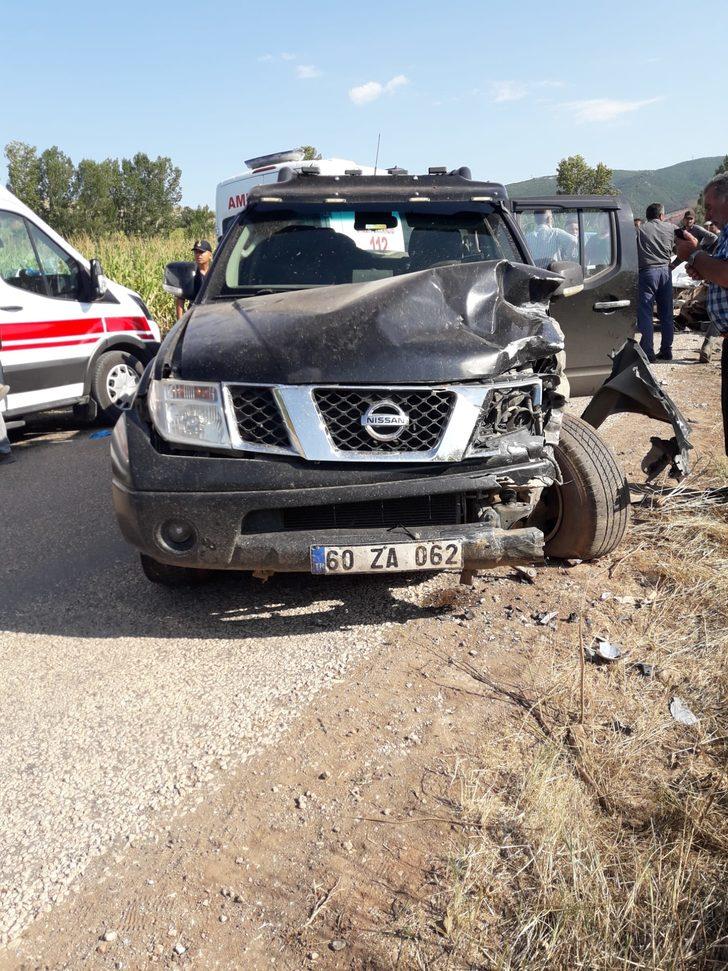 Tokat'ta otomobil ile kamyonetin çarpıştığı kazada 1 kişi öldü, 2 kişi yaralandı G3