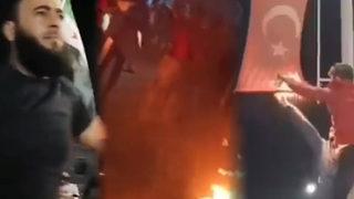 SON DAKİKA: Suriye'de Türk bayrağını ateşe verip ay yıldızı tahrip ettiler! Dışişleri Bakanlığından Suriye açıklaması geldi