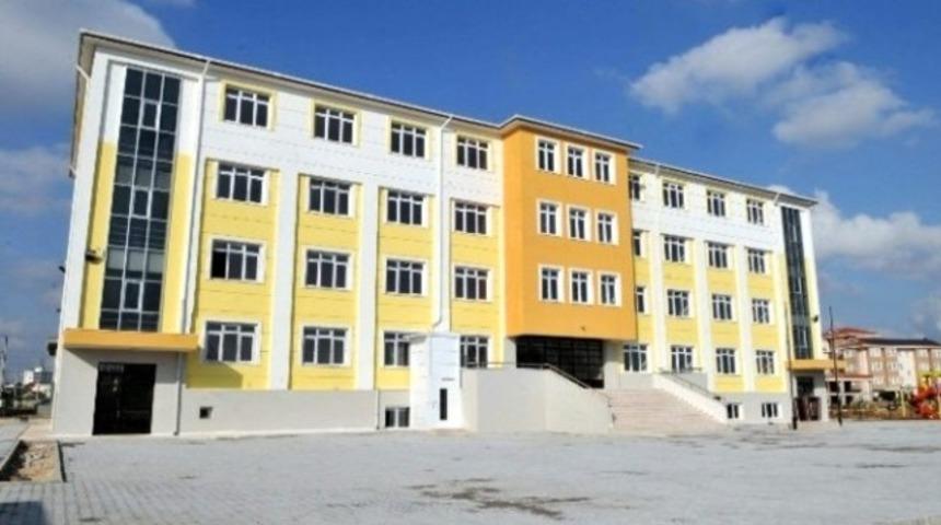 Annesi okula çağrılınca 3. kattan atladı