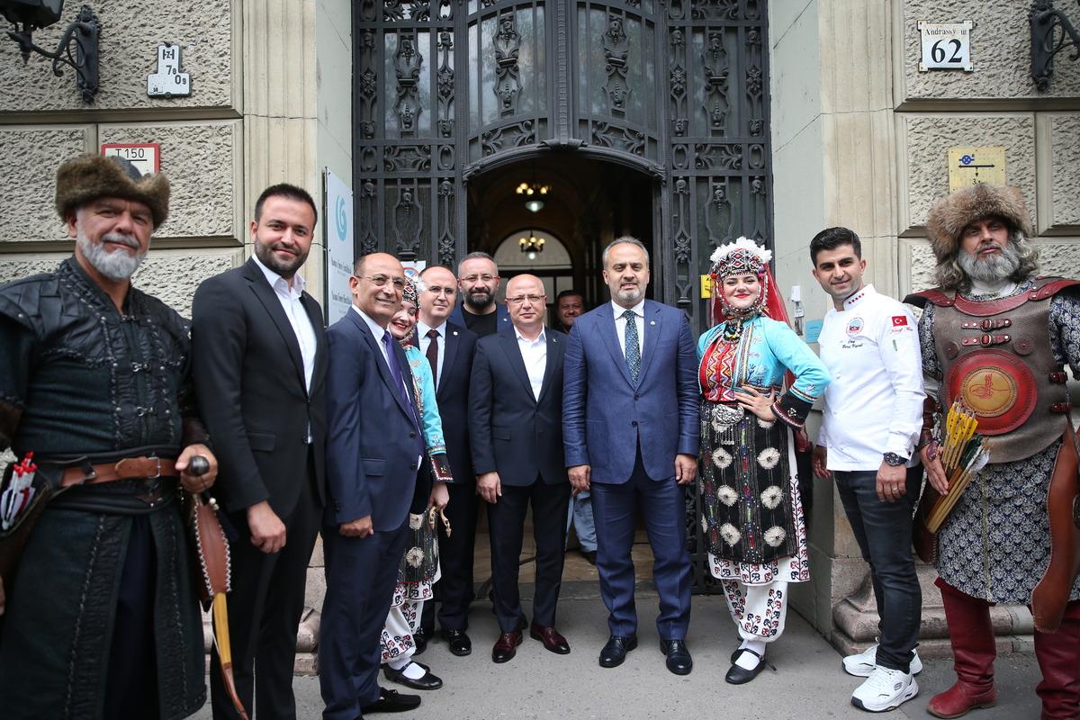 2022 T&uuml;rk D&uuml;nyası K&uuml;lt&uuml;r Başkenti Bursa, Macaristan'da tanıtıldı