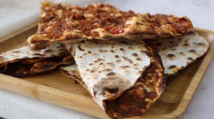 İstanbul'da lahmacun fiyatı tartışması! Bağcılar'da 15, Sultanahmet'te 40 lira: Ete lohusa şerbeti koyan var