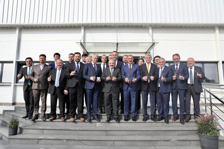 Bakan Varank, Sakarya'da Seracılık Mükemmeliyet Merkezi'ni gezdi: G5