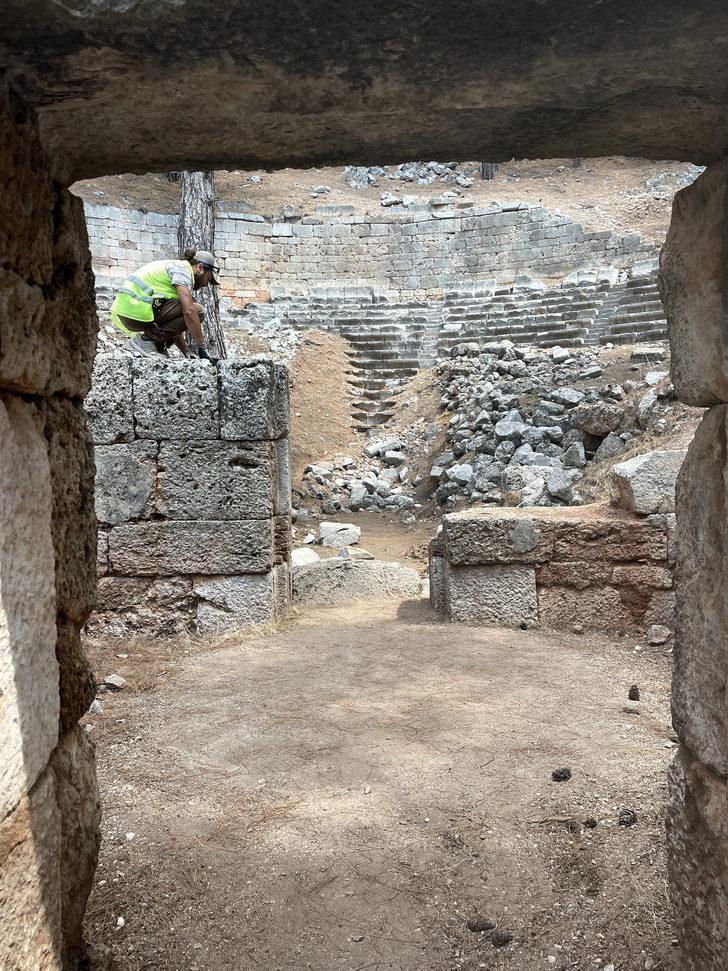 Kadyanda Antik Kenti'ndeki eserler gün yüzüne çıkarılıyor G1