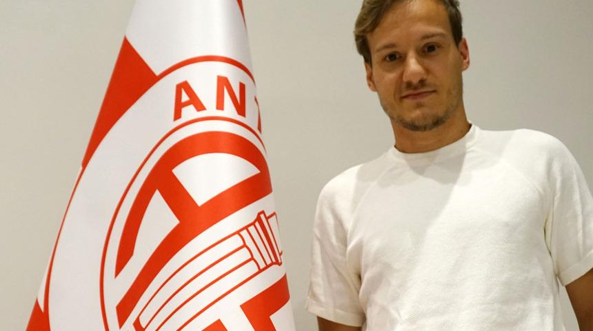 Antalyaspor'da 4 oyuncunun lisansı çıkartılmadı