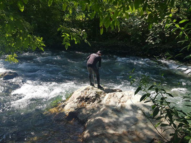 Müküs Çayı'nda kaybolan hemşireyi dalgıç polisler arıyor G4