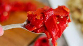 1 sene boyunca dayanacak mutlaka deneyin! Köz biber konservesi tarifi, köz biber konservesi nasıl yapılır?