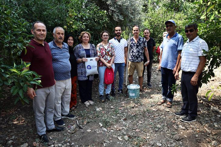 Antalya'da gübre israfını önlemek için çiftçilere toprak numunesi alma eğitimi G2