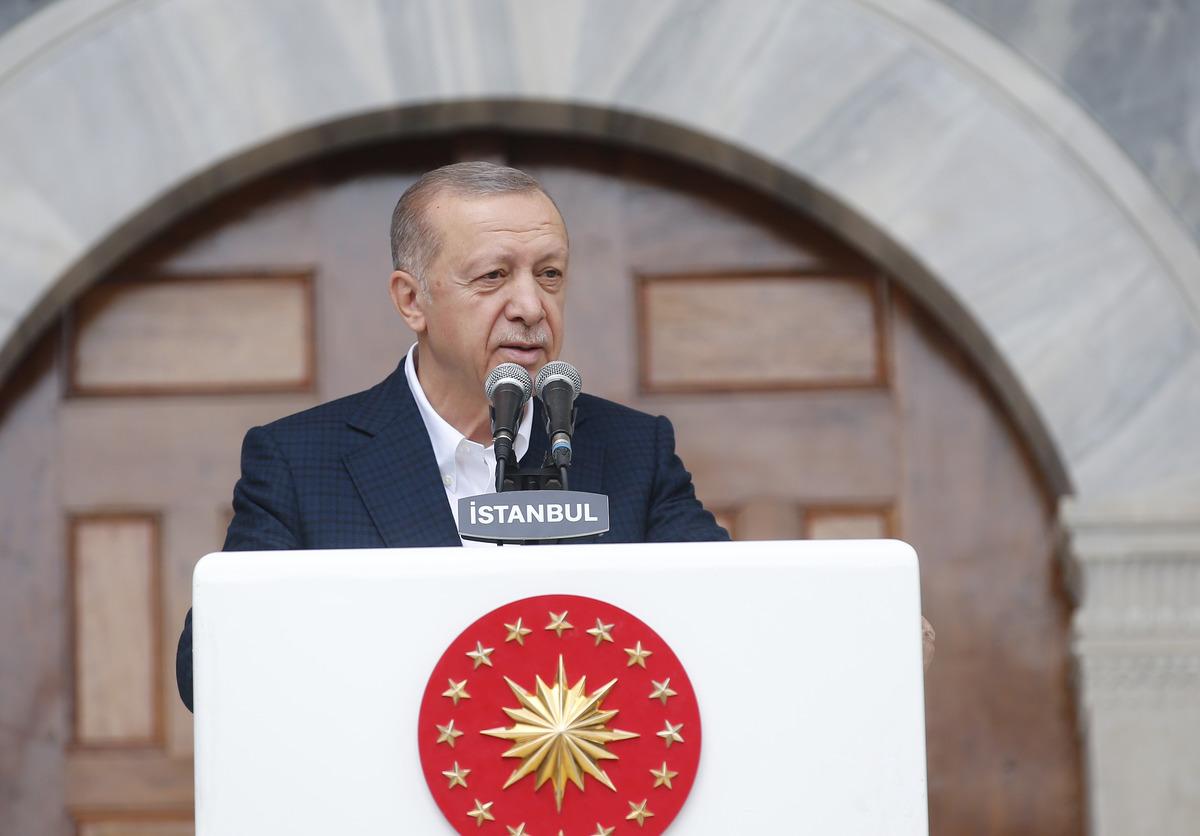 Cumhurbaşkanı Erdoğan, cuma namazını Ayazma Camisi'nde kıldı