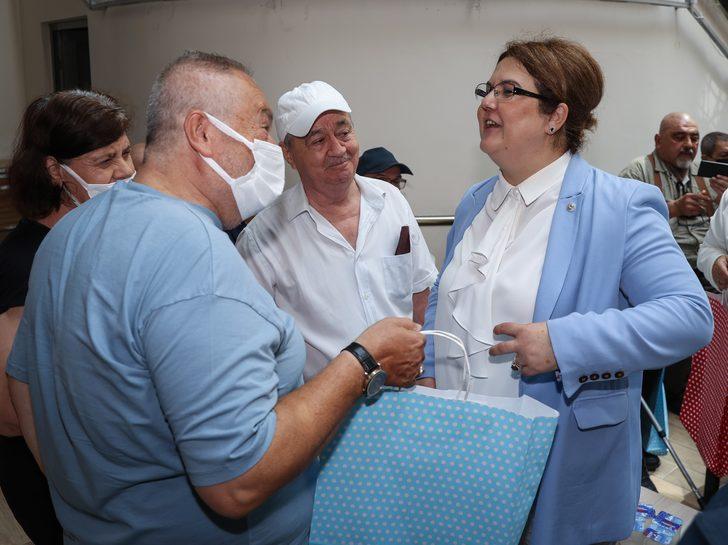 Aile ve Sosyal Hizmetler Bakanı Derya Yanık huzurevini ziyaret etti: G5