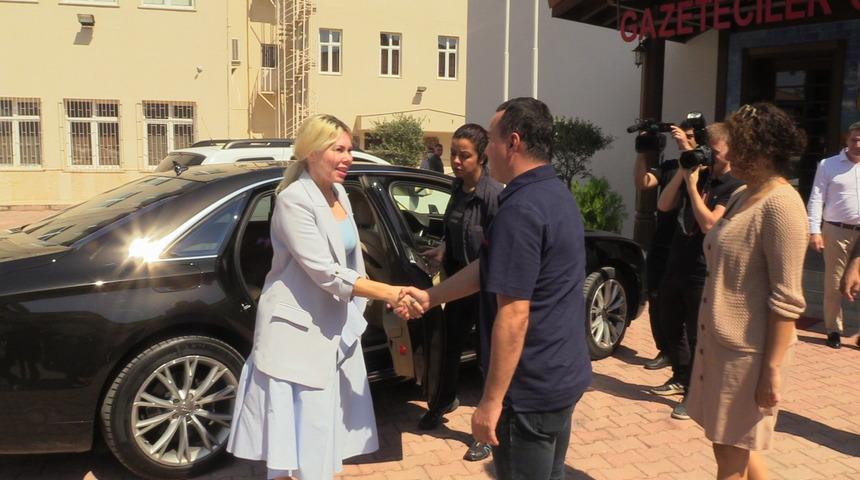 Bursa'da çöp evde bulunan çocuk 3 kilo aldı