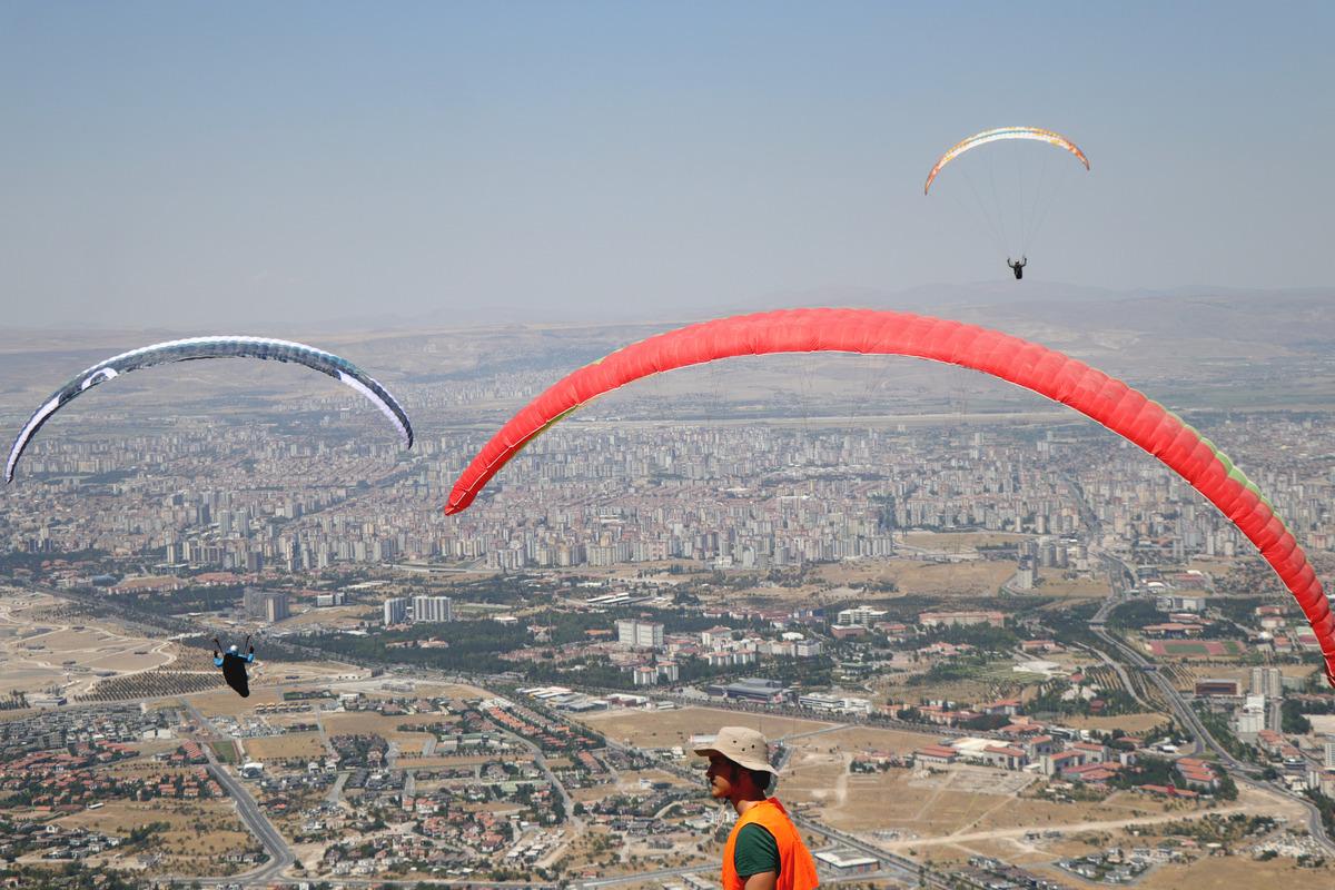 Kayseri'de Yama&ccedil; Paraş&uuml;t&uuml; Ali Dağı Mesafe Şampiyonası devam ediyor
