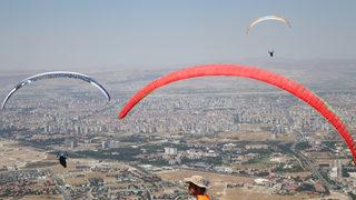Kayseri'de Yamaç Paraşütü Ali Dağı Mesafe Şampiyonası devam ediyor