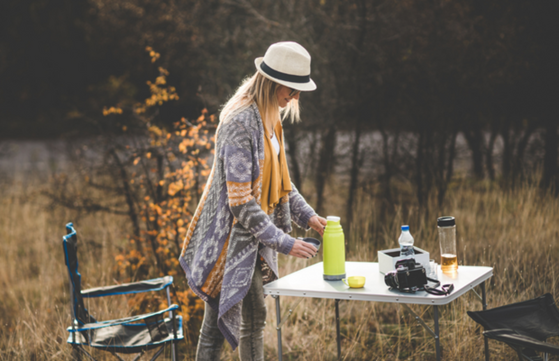 Kampa götürürken yer kaplamayacak ama çok kullanışlı olacak katlanabilir kamp masası çeşitleri