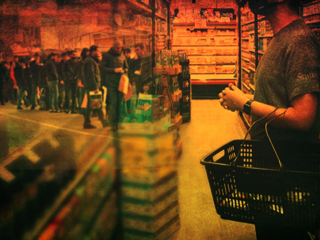 Soğan, karpuz, &ccedil;amaşır suyu, tavuk... Kapısında kuyruk oldular! Binlerce kişi bekliyordu işte indirim yapılan o &uuml;r&uuml;nler