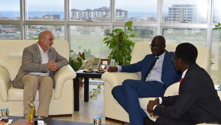 OMÜ Rektörü Ünal, Senegalli mevkidaşı Mbaye'yi ağırladı G2