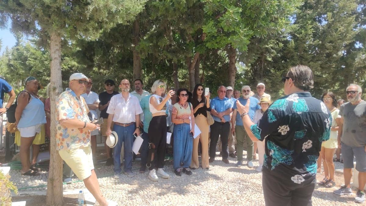 Şair Can Y&uuml;cel Dat&ccedil;a'da mezarı başında anıldı