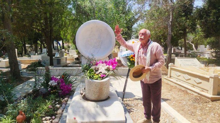 Şair Can Yücel Datça'da mezarı başında anıldı G2