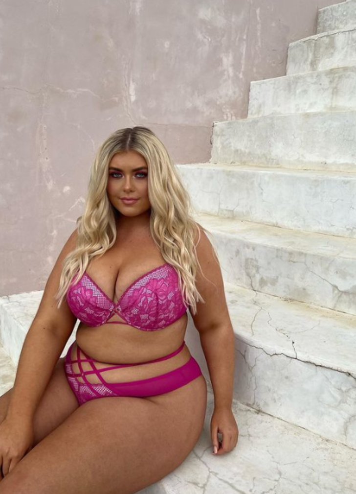 Büyük beden model Isabel Nicholls Nall, iç çamaşırlı paylaşımıyla sosyal medyada gündem oldu! Eleştirilere meydan okudu G1