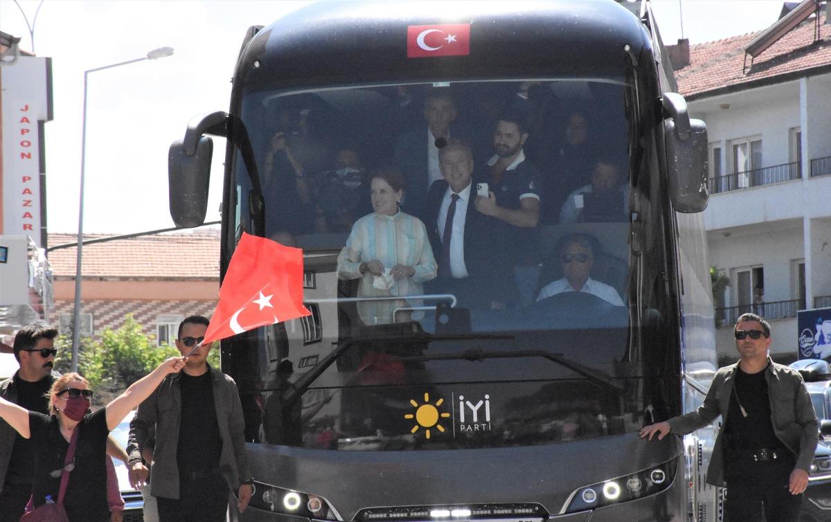 İYİ Parti Genel Başkanı Akşener, Aksaray'ın il&ccedil;elerinde esnafı ziyaret etti