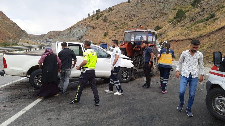 Erzincan'da iki aracın çarpışması sonucu 9 kişi yaralandı G2