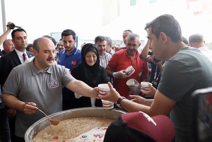 Sanayi ve Teknoloji Bakanı Varank, Kütahya'da TEKNOFEST yarışmalarını izledi: G3