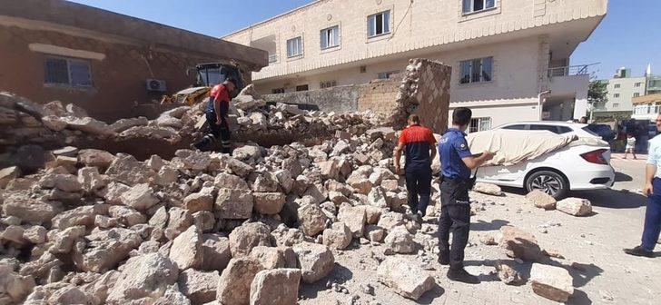 Mardin'de çöken istinat duvarı 3 araca zarar verdi G3