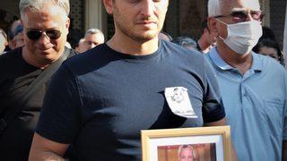 Bursa'da böbrek yetmezliğinden ölen emekli hekim son yolculuğuna uğurlandı