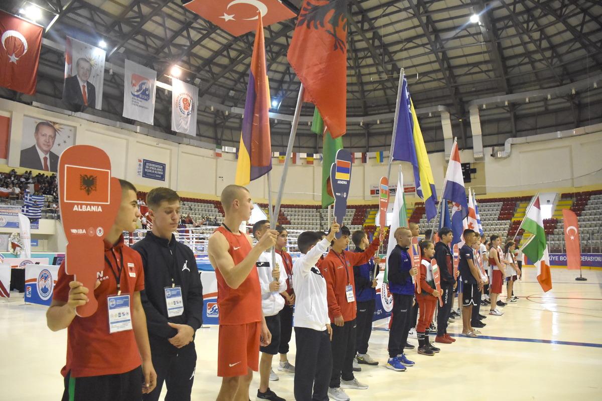 &Uuml;st Minikler Avrupa Boks Şampiyonası Erzurum'da başladı
