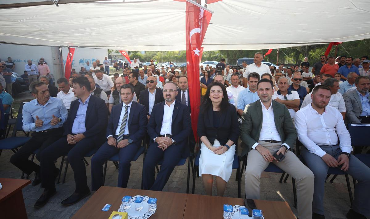AK Parti Grup Başkanvekili Turan, Ayvacık'ta doğal gaz ilk kazı t&ouml;reninde konuştu: