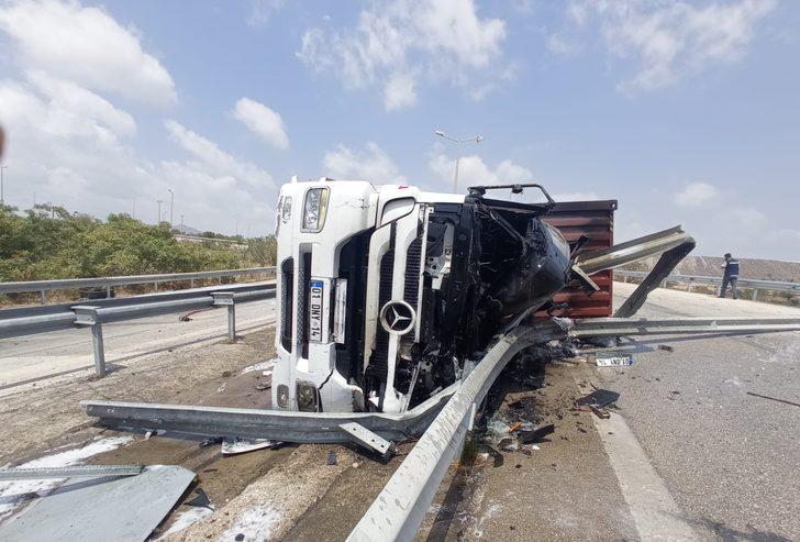 Osmaniye'de devrilerek yanan tırda sıkışan sürücü hayatını kaybetti G3
